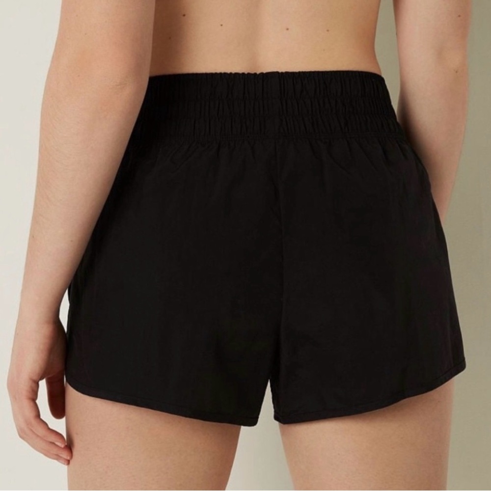 PINK
TECH STRETCH RUNNING SHORTS - Picture 2 of 4